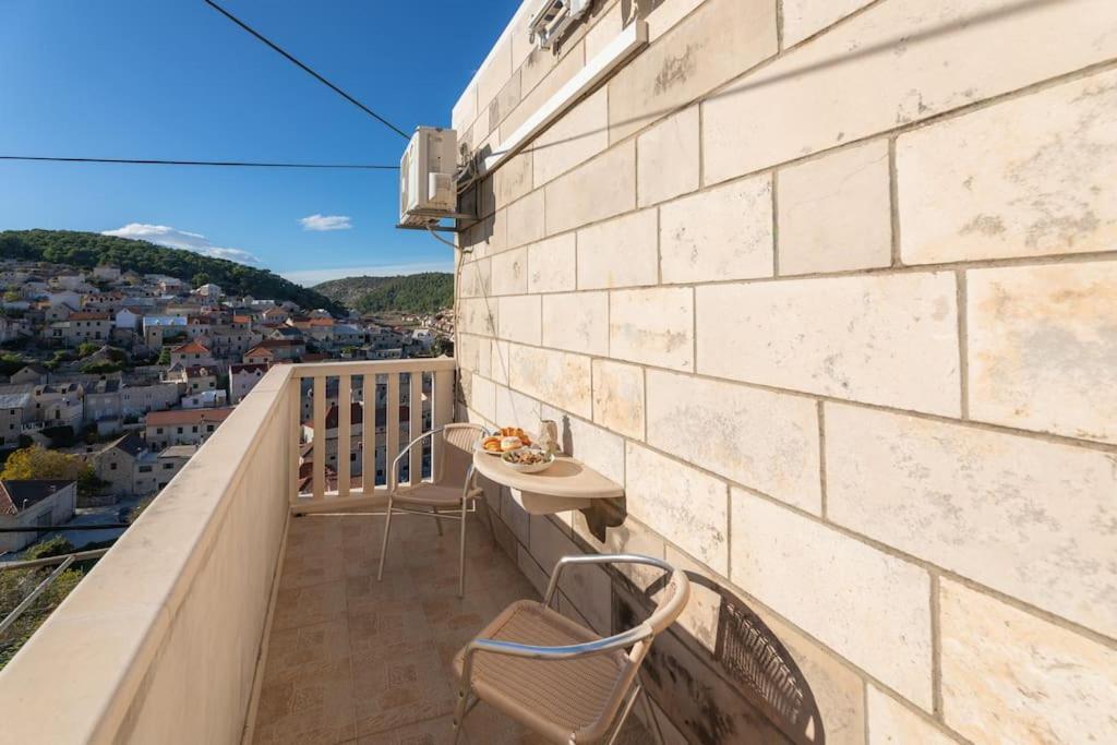 Bento Apartment - Best View On Town And Sea Pucisca Εξωτερικό φωτογραφία