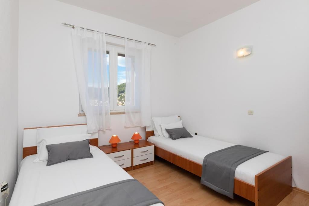 Bento Apartment - Best View On Town And Sea Pucisca Εξωτερικό φωτογραφία