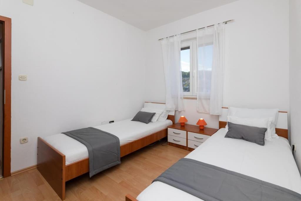 Bento Apartment - Best View On Town And Sea Pucisca Εξωτερικό φωτογραφία