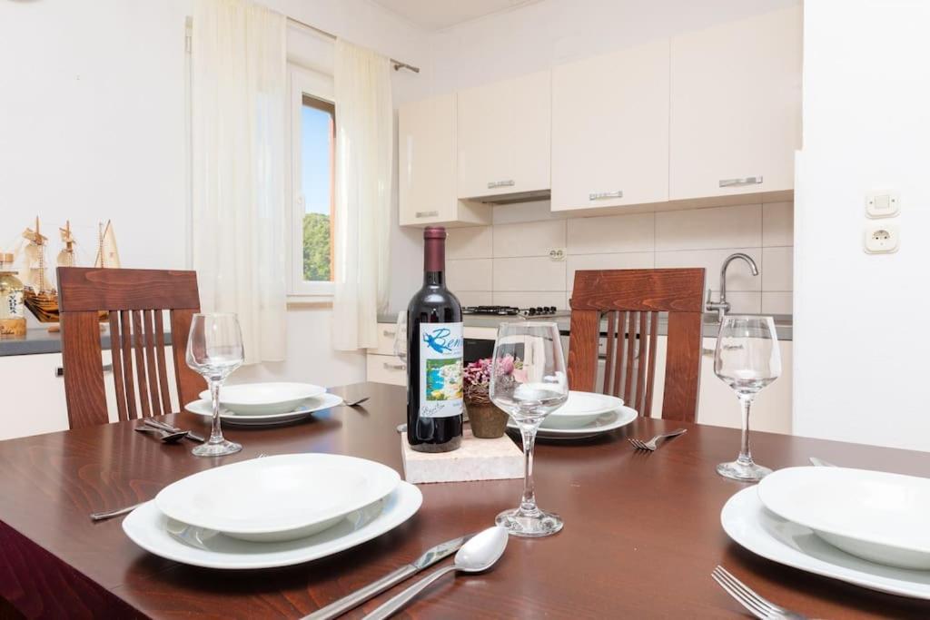 Bento Apartment - Best View On Town And Sea Pucisca Εξωτερικό φωτογραφία